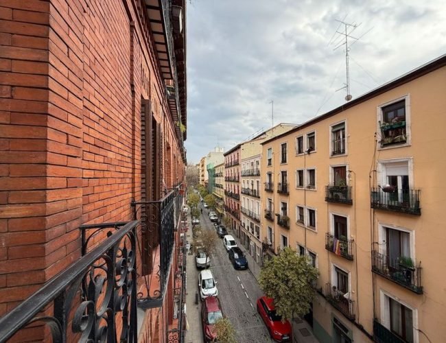 1402143742 1402143742